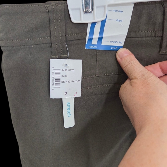 Reitmans Olive Straight Leg Pants Size 8 - Picture 4 of 6